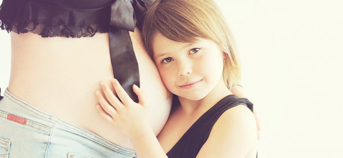 pregnant-775036_1920